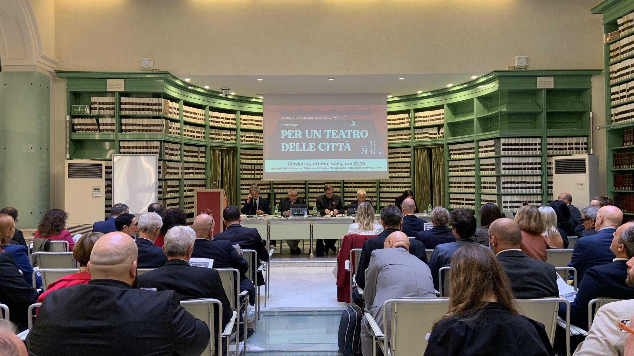 Per un teatro delle città